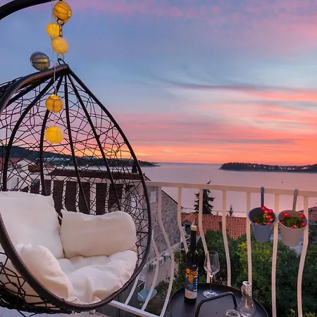 Sunny With Sea View Apartment